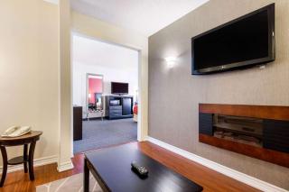 Quality Inn & Suites 5585 Ambler Drive Mississauga Ontario - Mississauga - 2