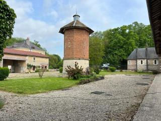Gîtes du Château de Crespy - 1