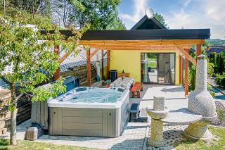 Ladybug House With Whirlpool - Happy Rentals - 0