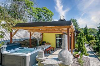 Ladybug House With Whirlpool - Happy Rentals - 0