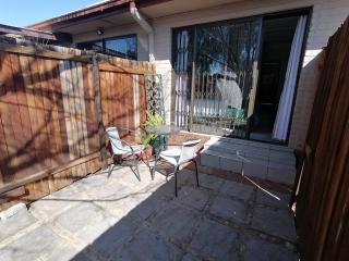 Finch & Fern Guesthouse - Bloemfontein - 9