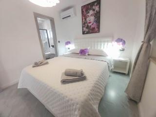 Luxury two-bedroom apartment by the sea U KaLu - Postira - 4