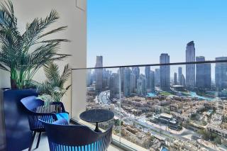 FIRST CLASS 2BD, Full Burj Khalifa view in the Heart of Downtown - Dubai - 9