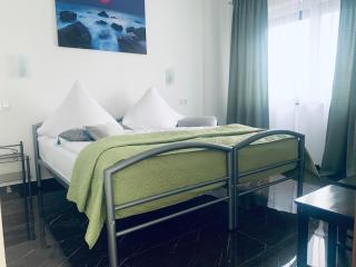 Ferienwohnung-Weinstadt - 1