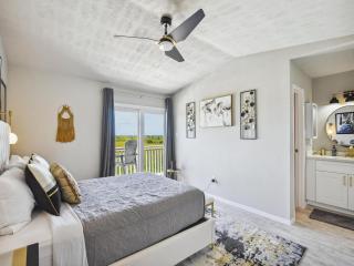 Palms At Cove View 806 - Bougie Beach Bungalow - Galveston - 3