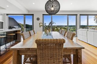 Peninsula View House by Ready Set Stay - BYO LINEN & TOWELS - Fingal - 9
