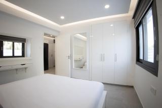 Phaedrus Living: Luxury Mackenzie Flat - 3