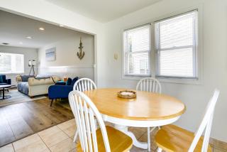 Charming Beach Haven West Home 1 Mi to Beach! - Manahawkin - 3