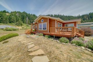 Inviting Manchester Home with Hot Tub Near Beach! - Manchester - 0
