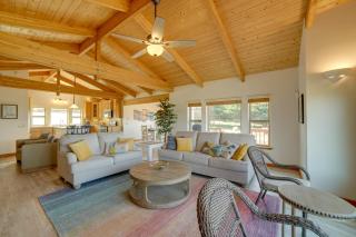 Inviting Manchester Home with Hot Tub Near Beach! - Manchester - 6