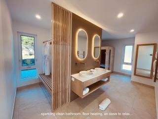 Saltwater - Absolute Oceanfront, Fire Pits, some Villas with Hot Tubs and Sauna - 3