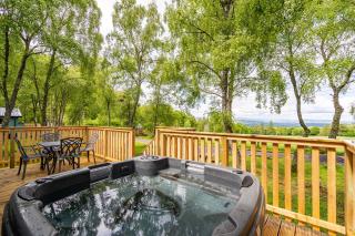Bracken Lodge 15 with Hot Tub - Belladrum - 1