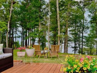 SLEEPS SIX - Rent Entire WATERFRONT CABIN #1 - 7