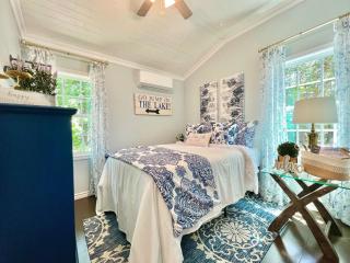 SLEEPS SIX - Rent Entire WATERFRONT CABIN #1 - - 4