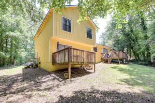 Fairburn Home with 2 Decks, Grill and Outdoor Dining! - Fairburn - 9