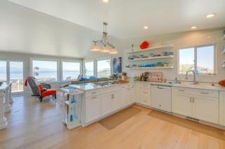Stunning Home in Coupeville with Deck and Beach Access - Coupeville - 6