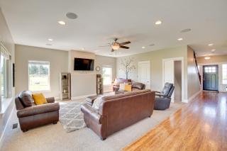 Kid-Friendly Pasco Farmhouse with Playset, Game Room - 6