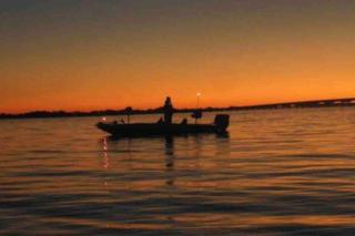 SLEEPS SIX - Rent Entire WATERFRONT Cabin #2 - 3