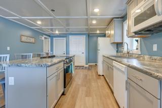 Chippewa Falls Getaway with Community Lake Access! - 2