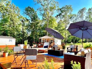 SLEEPS SIX - Rent Entire WATERFRONT Cabin #2 - - 7