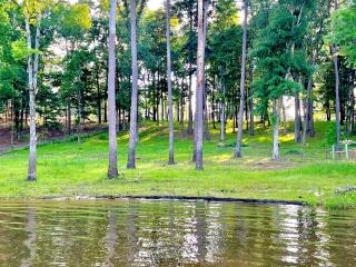 SLEEPS SIX - Rent Entire WATERFRONT Cabin #2 - - 9