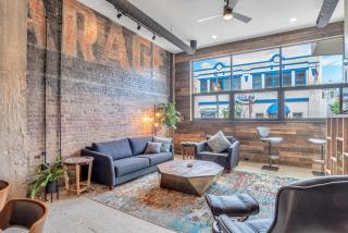 Exceptional Downtown Condo - 4