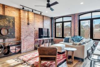 Absolutely Amazing Downtown Condo - 1