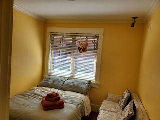 Elegant, Sunny Modern Home with Skylights - Kitsilano, Vancouver - Vancouver - 9