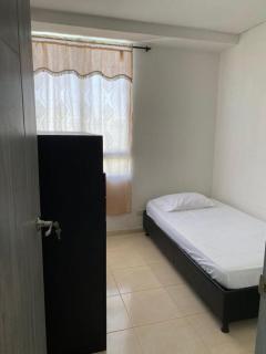Apto de 3 habitaciones con ventiladores y parqueadero comunal - Valledupar - 5