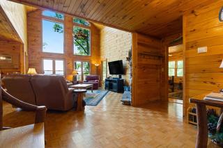 A Touch of Bearadise - Morganton - 1