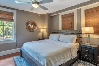 Historic King James 304 - Asheville - 2