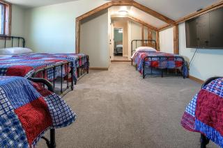 Riverview, 5BR, Hot tub, Fireplace, Arcade Game - 5
