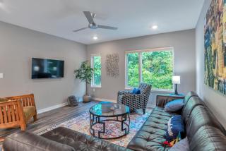 Incredible South Slope Townhome with Private Elevator Unit 106 - Asheville - 7