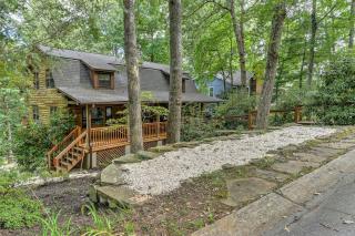 Charming Renovated Cabin with Fireplace - Arden - 6