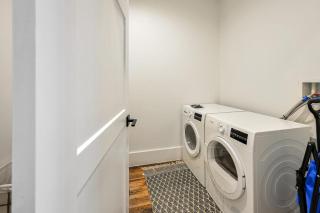 Impressive 2 bed 2 and a half bath City Center Condo with EV Charger - 7