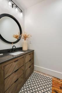 Impressive 2 bed 2 and a half bath City Center Condo with EV Charger - Asheville - 1