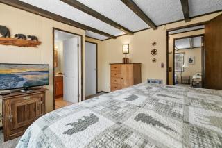 Cabin in the Pines - A cozy home among the pines with hot tub, BBQ, fenced yard! - 6