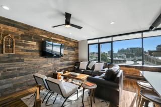 Phenomenal 2 Bedroom 2 and a half Bathroom Downtown Property - Asheville - 0