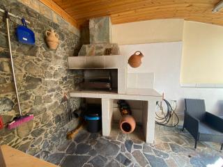 Gold Mountain House - 2