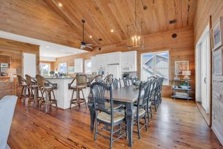 Marsh Madness 5 Bdrm Low Country Lifestyle - 6