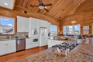 Marsh Madness 5 Bdrm Low Country Lifestyle - 2