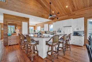 Marsh Madness 5 Bdrm Low Country Lifestyle - 4