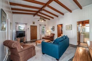 5BR Scenic View 3 Minutes to the Beach - 6