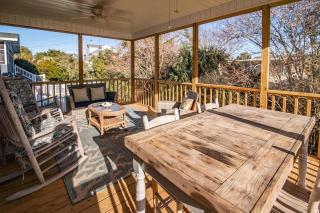 5BR Scenic View 3 Minutes to the Beach - 1
