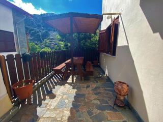 Gold Mountain House - 3