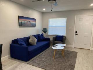 Charming 2-Bedrooms Central Clearwater Apartment With Private Backyard - 9