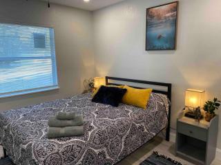 Charming 2-Bedrooms Central Clearwater Apartment With Private Backyard - 6