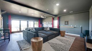 Private Guesthouse with Deluxe Home Theater home - Waxahachie - 9
