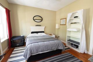Small Suite STEPS from Oberlin - 1