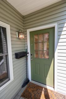 Small Suite STEPS from Oberlin - 7